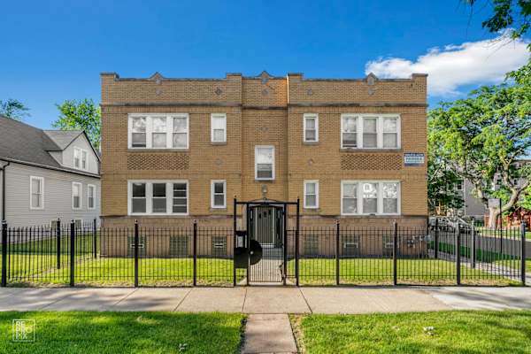 5800 W Iowa St property